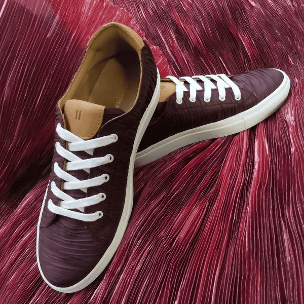 GARNET PLEATED LACES